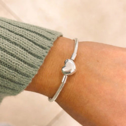 Pulsera Flexible Plateada Broche Corazón